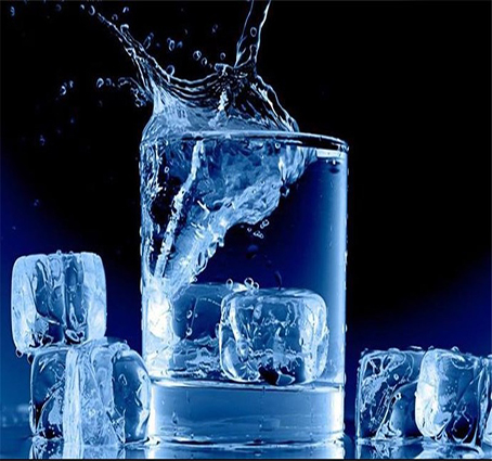 تذکر شدید "ابوعلی سینا" درباره مضرات نوشیدن "آب یخ"